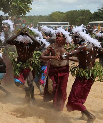 Yolngu people dancing
